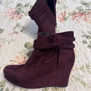 Report Burgundy Wedge Ankle Boots